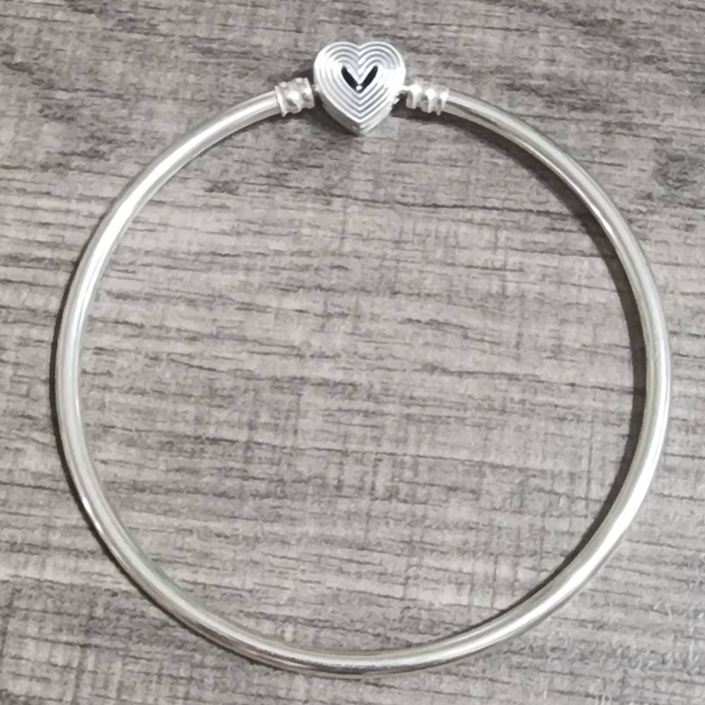 Pandora Radiating Heart Clasp Bangle Sterling silver - Picture 4 of 10